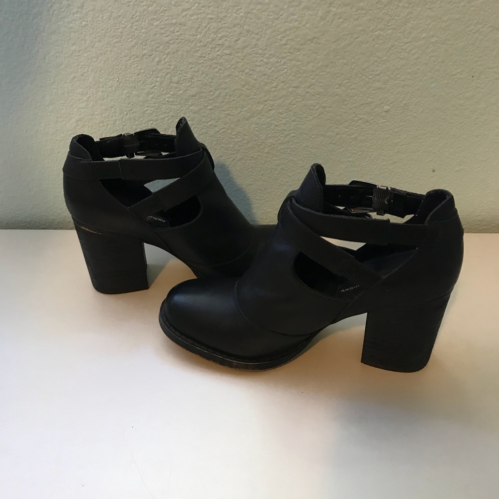 Chinese Laundry Cutout Booties - Picture 6 of 8
